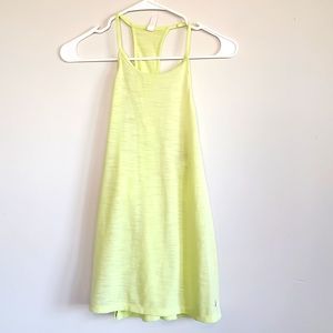 {UA} workout tank
